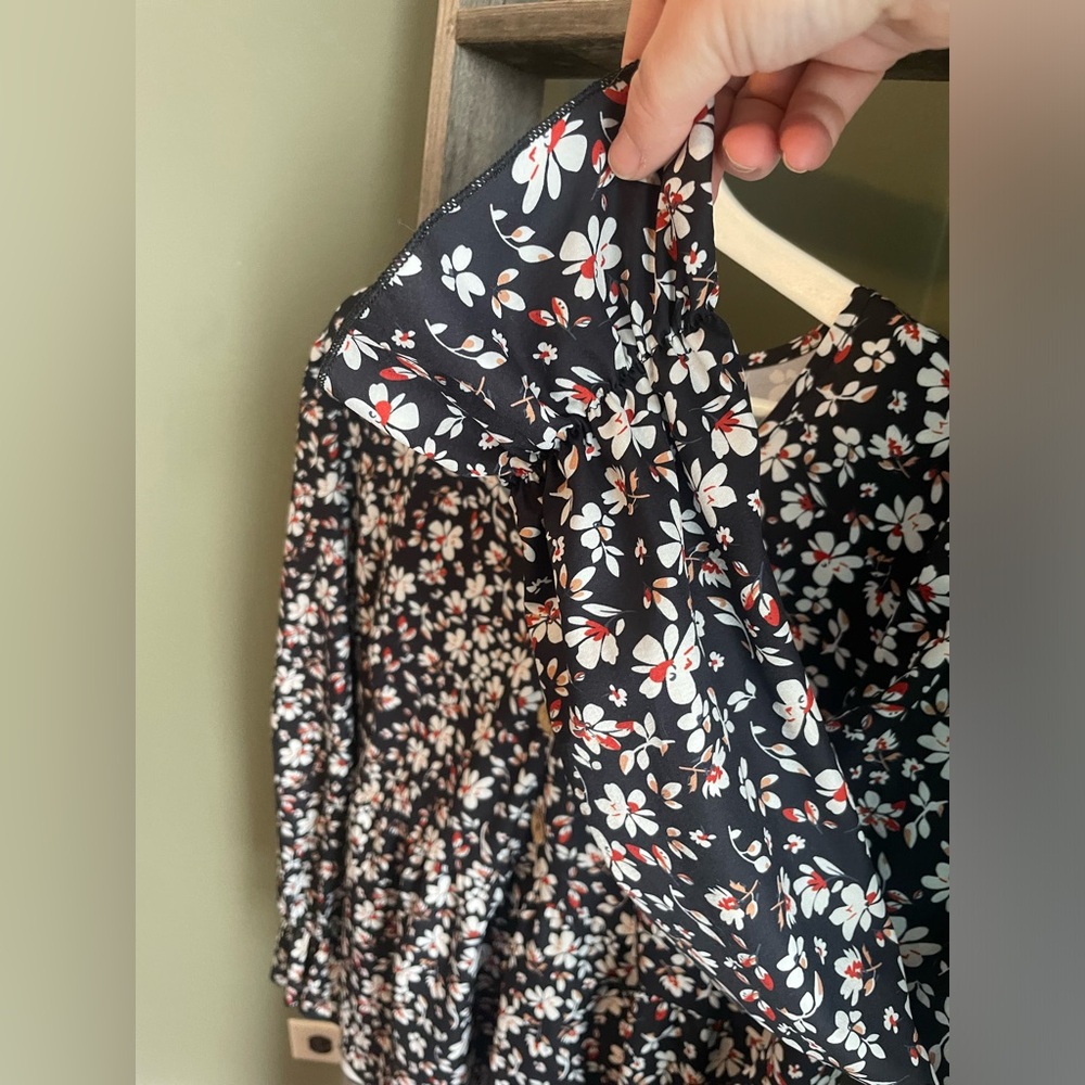 Shein Curve Floral Peplum Blouse - Picture 2 of 6